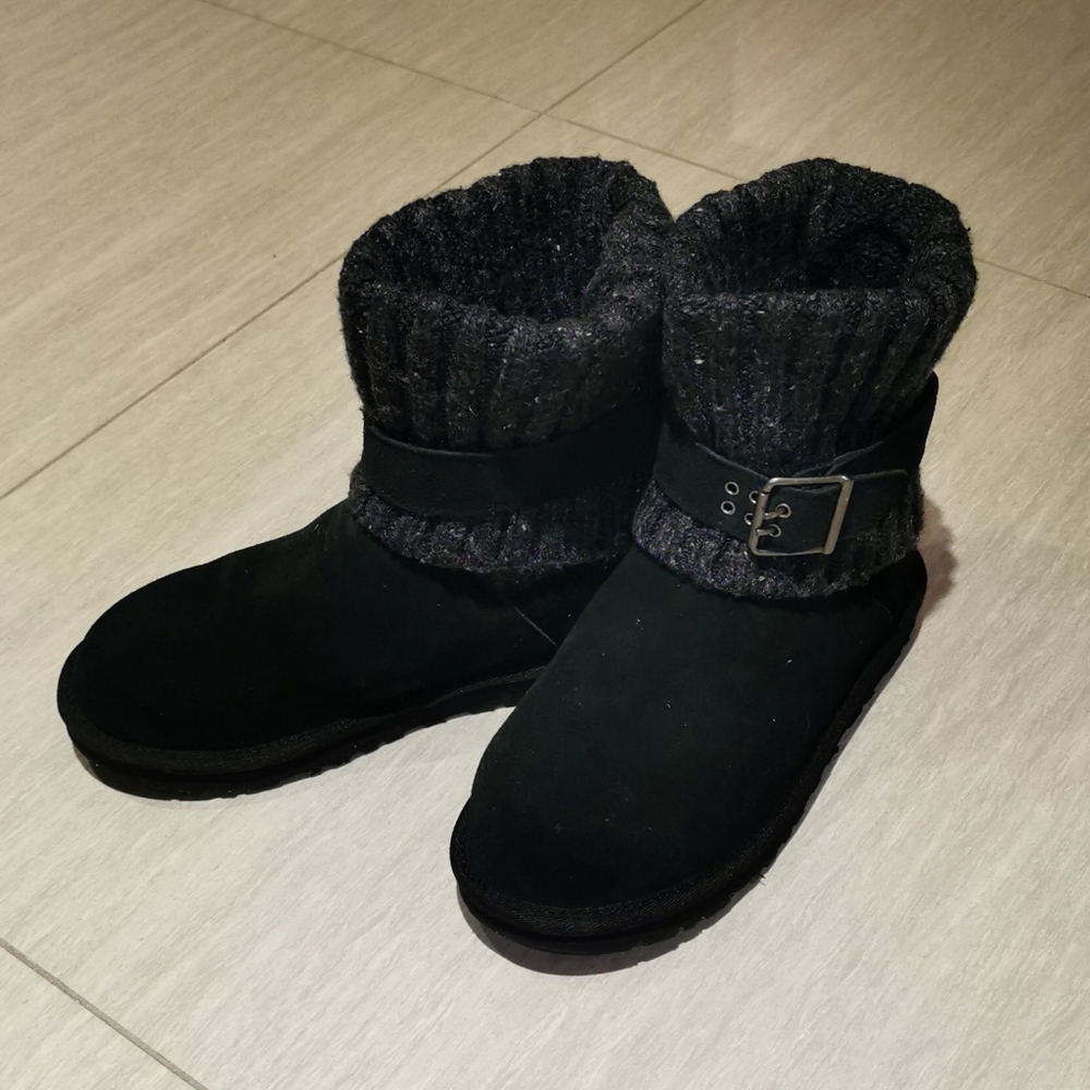 Ugg W Cambridge Black with Belt Buckle